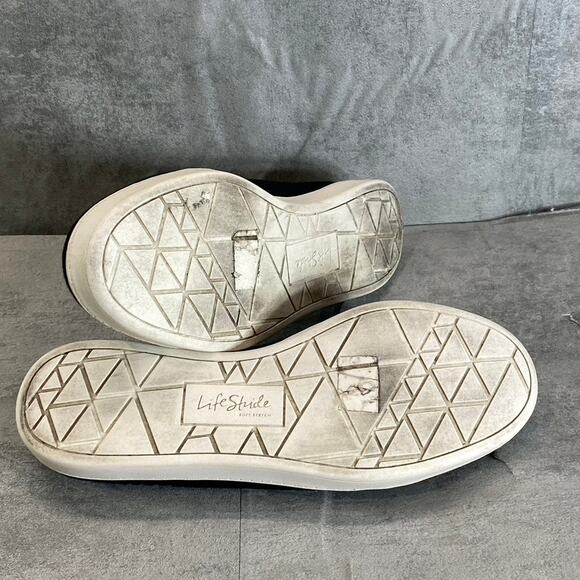 LIFESTRIDE Women's Black Fabric Ease Round-Toe Lace Detail Slip-On Mule Sneakers - Picture 8 of 8